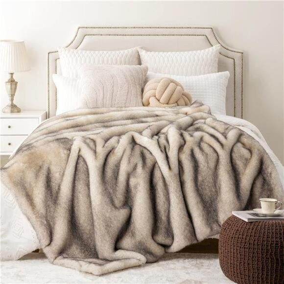 Luxury Fluffy Faux Fur Throw Blanket, Cozy Warm Fur Blanket - Picture 1 of 7